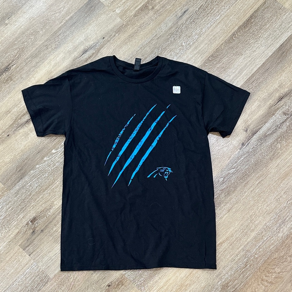 Black Carolina panthers tshirt
